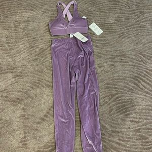Fabletics oasis bra (xs) and Emma velour legging (s)